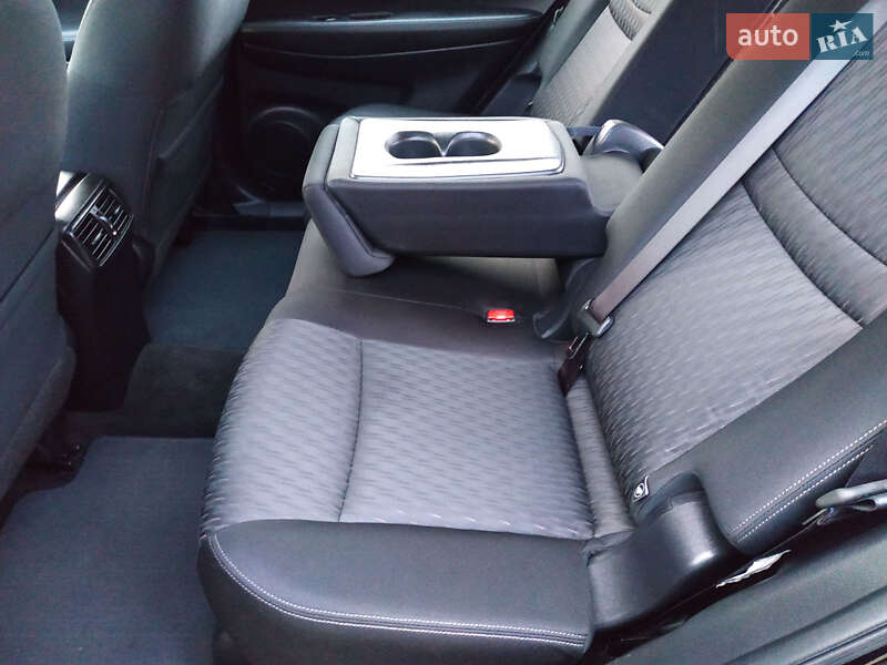 Внедорожник / Кроссовер Nissan Rogue 2017 в Змиеве