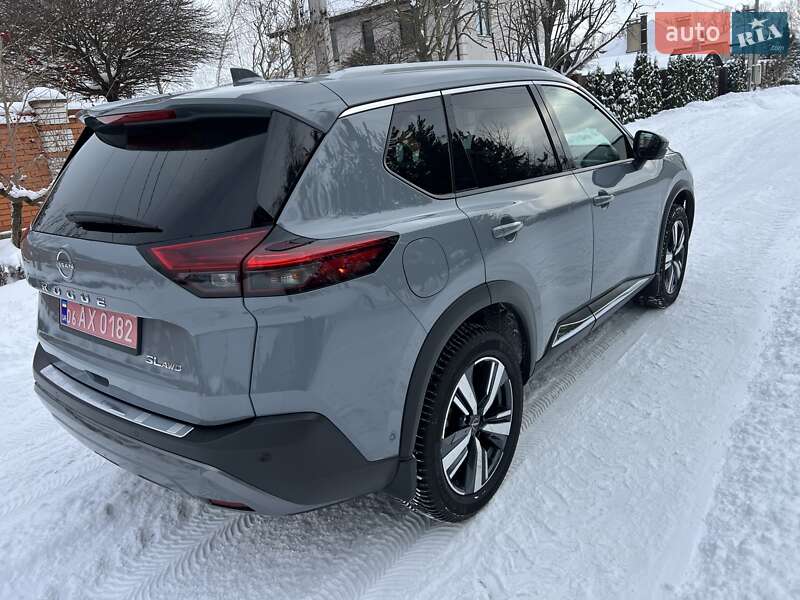Внедорожник / Кроссовер Nissan Rogue 2023 в Киеве
