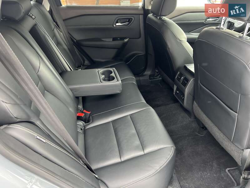 Внедорожник / Кроссовер Nissan Rogue 2023 в Киеве