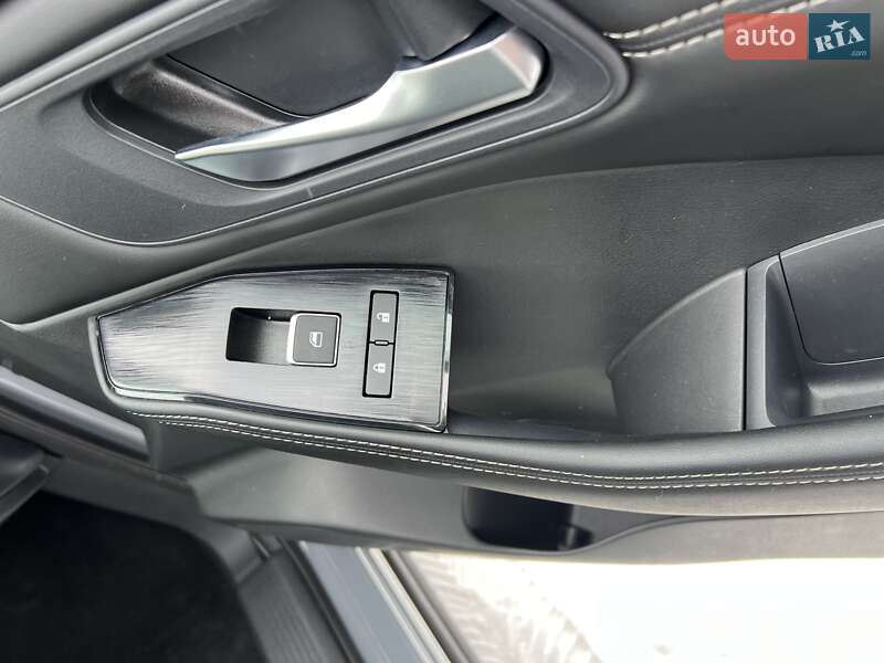 Внедорожник / Кроссовер Nissan Rogue 2023 в Киеве