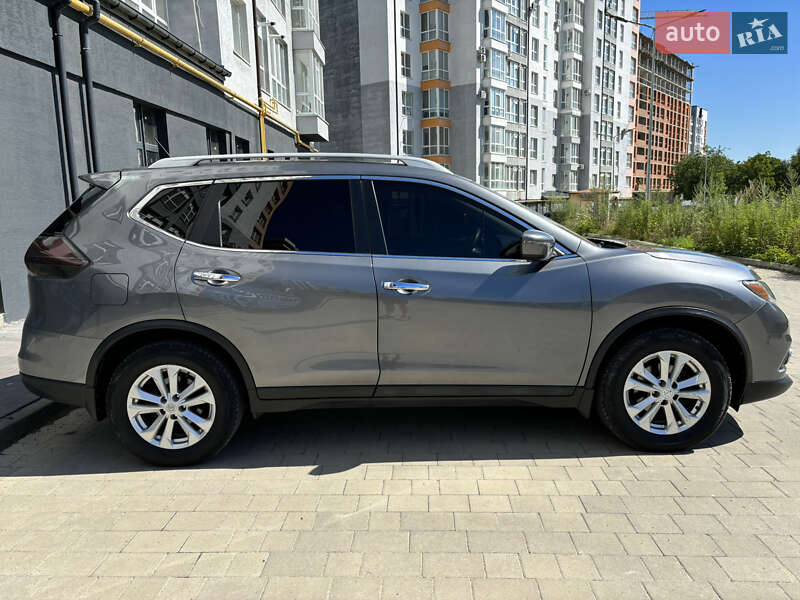 Внедорожник / Кроссовер Nissan Rogue 2016 в Ивано-Франковске