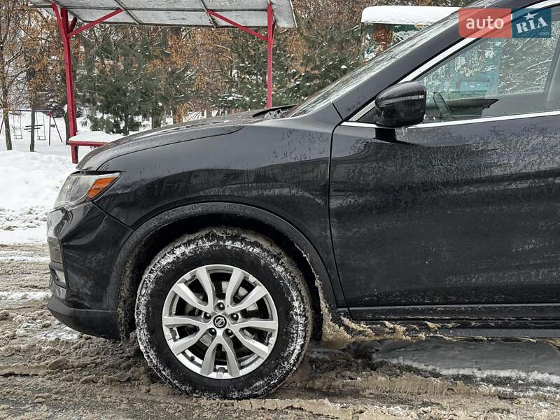 Внедорожник / Кроссовер Nissan Rogue 2016 в Киеве