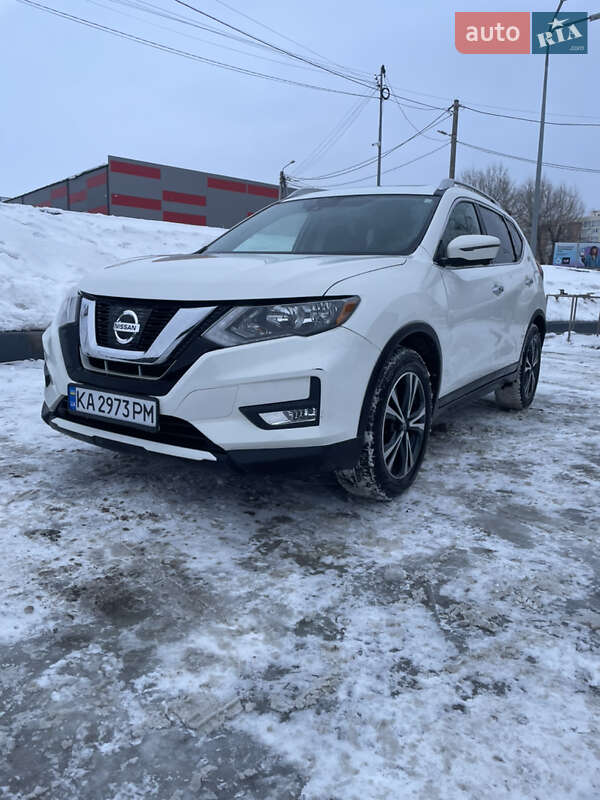 Внедорожник / Кроссовер Nissan Rogue 2019 в Киеве
