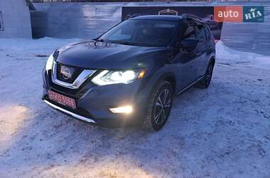 Позашляховик / Кросовер Nissan Rogue 2017 в Чернігові