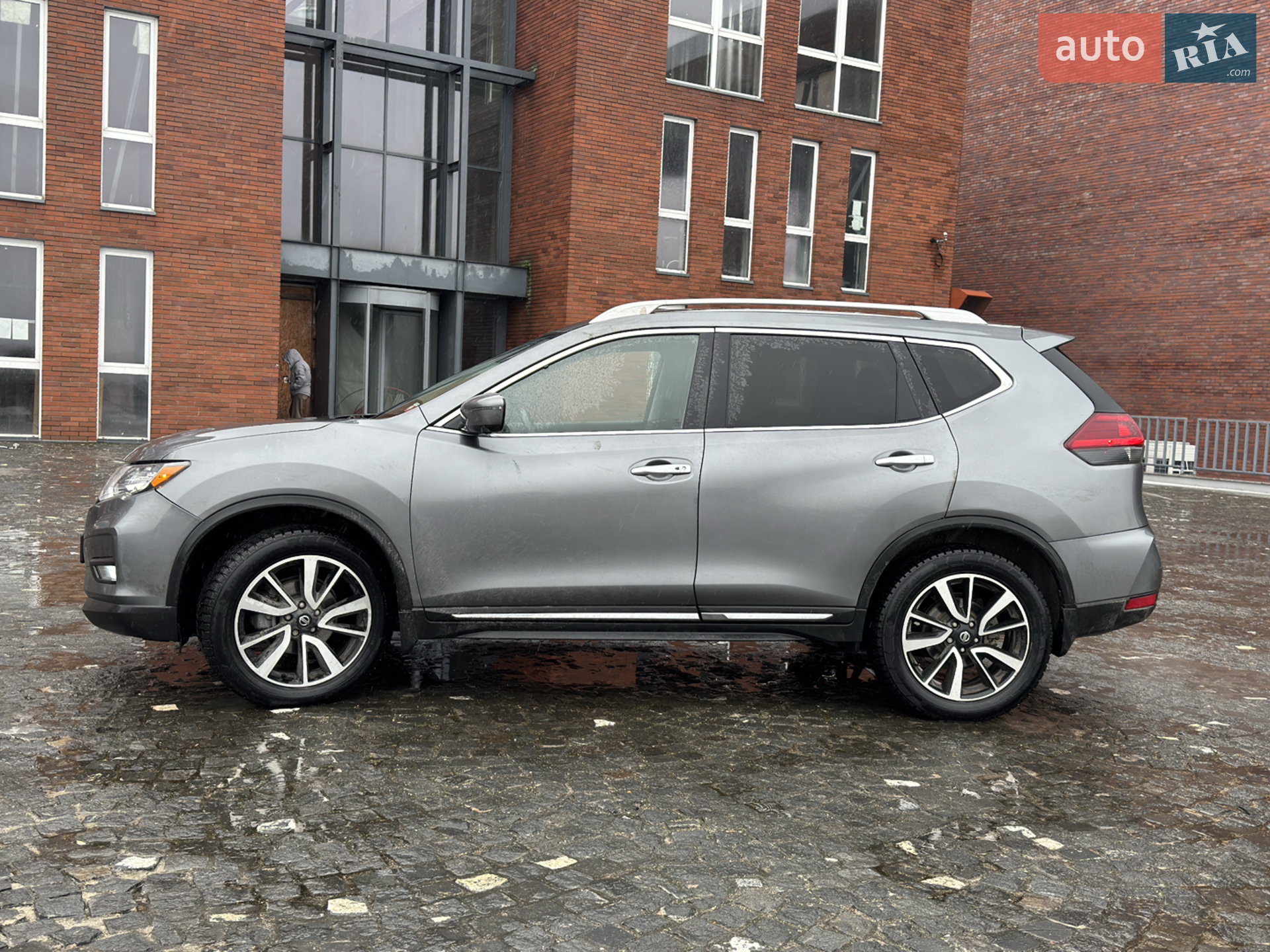 2018 Nissan Rogue - мініатюра 2