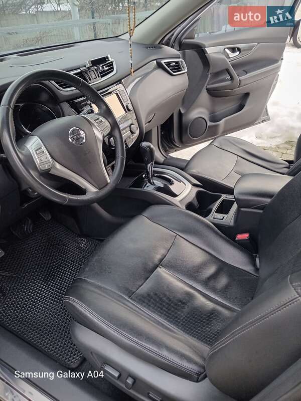 Внедорожник / Кроссовер Nissan Rogue 2016 в Ивано-Франковске