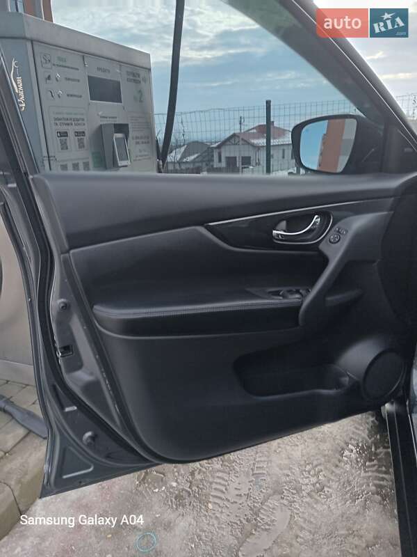 Внедорожник / Кроссовер Nissan Rogue 2016 в Ивано-Франковске