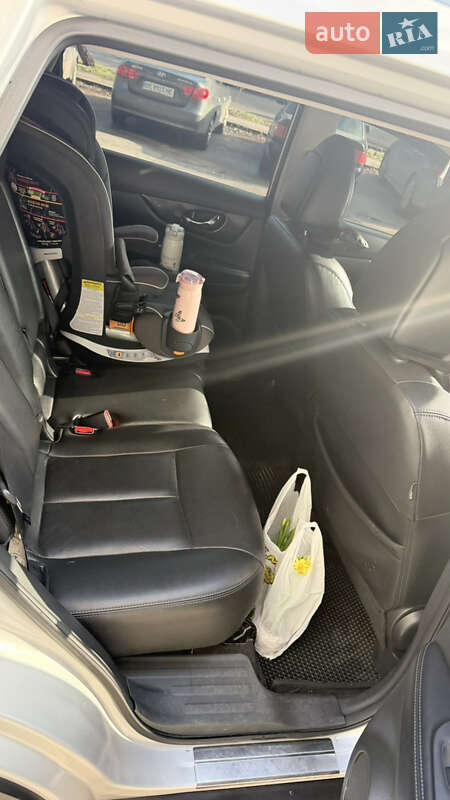 Внедорожник / Кроссовер Nissan Rogue 2015 в Очакове