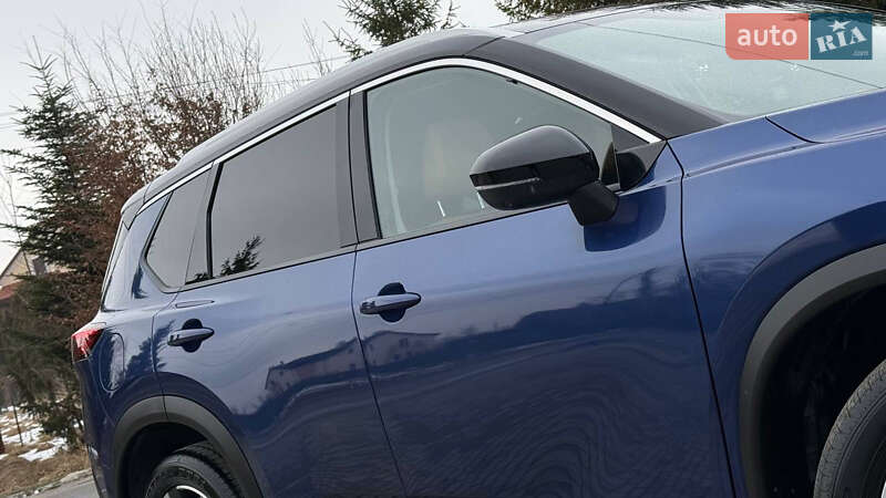 Внедорожник / Кроссовер Nissan Rogue 2023 в Дрогобыче