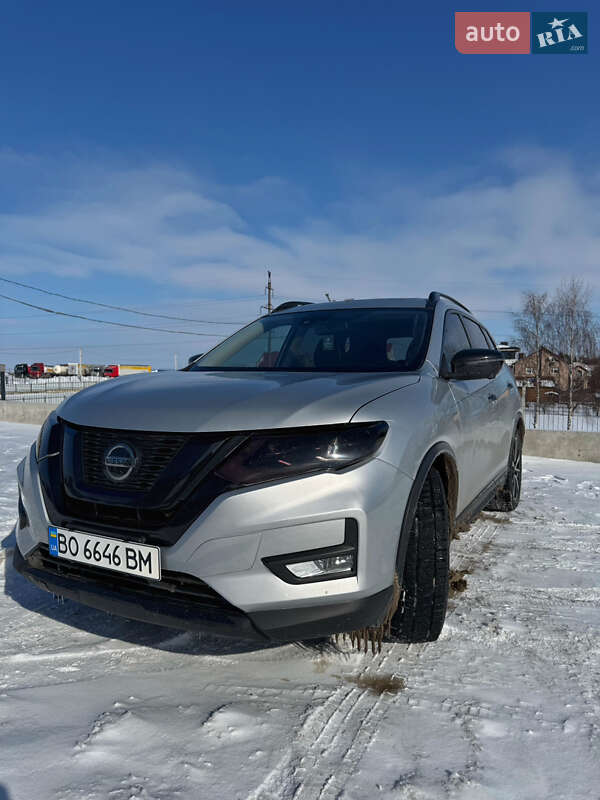 Внедорожник / Кроссовер Nissan Rogue 2018 в Тернополе