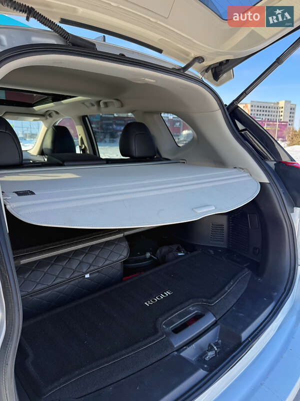 Внедорожник / Кроссовер Nissan Rogue 2018 в Тернополе