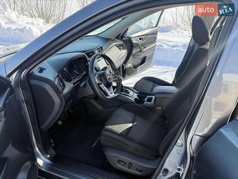 Внедорожник / Кроссовер Nissan Rogue 2018 в Ровно