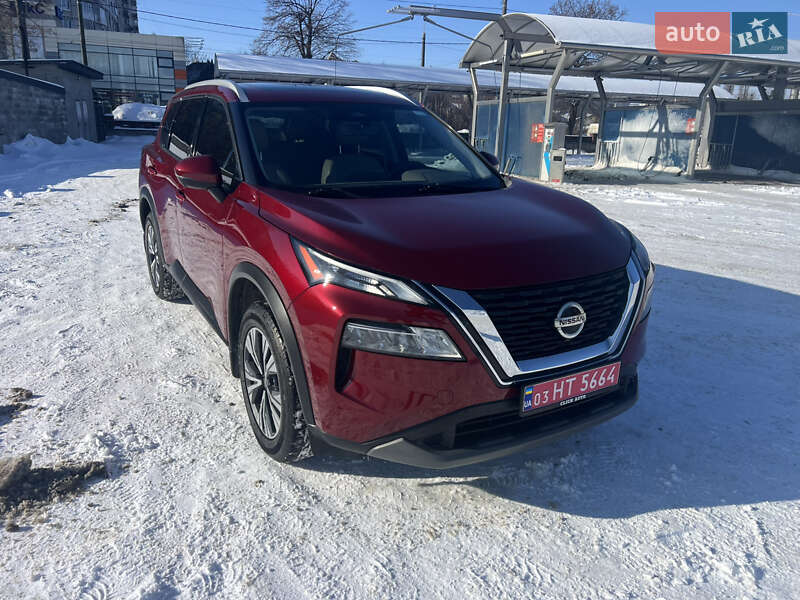 Внедорожник / Кроссовер Nissan Rogue 2021 в Ровно