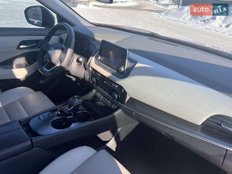 Внедорожник / Кроссовер Nissan Rogue 2021 в Ровно