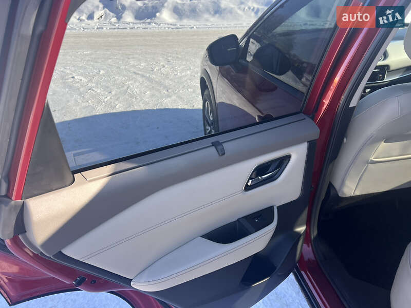 Внедорожник / Кроссовер Nissan Rogue 2021 в Ровно