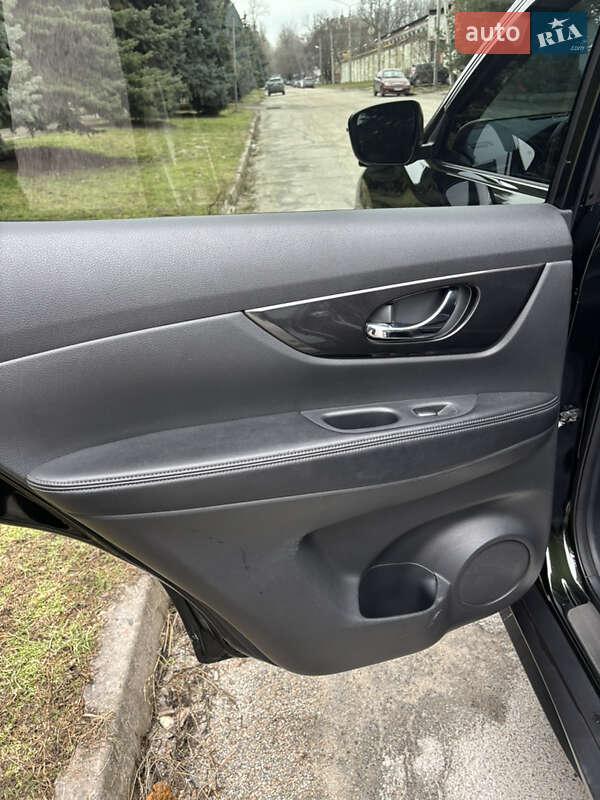 Внедорожник / Кроссовер Nissan Rogue 2018 в Запорожье