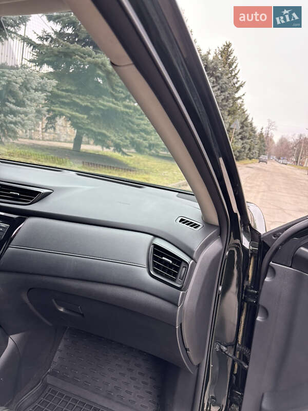 Внедорожник / Кроссовер Nissan Rogue 2018 в Запорожье