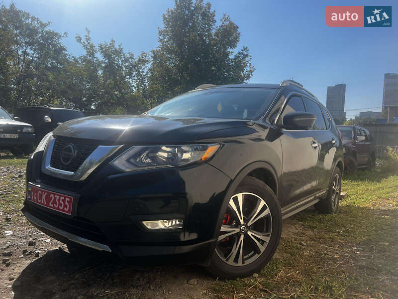 Внедорожник / Кроссовер Nissan Rogue 2017 в Харькове