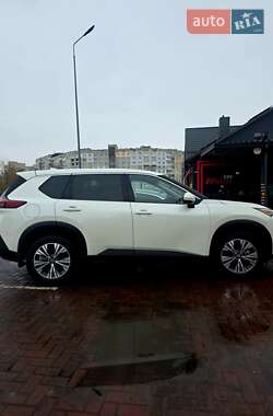 Внедорожник / Кроссовер Nissan Rogue 2022 в Ровно