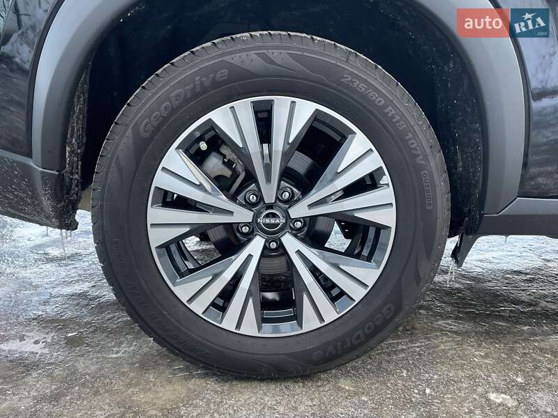 Внедорожник / Кроссовер Nissan Rogue 2023 в Сумах