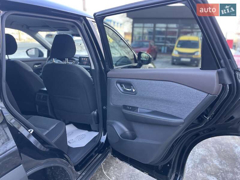 Внедорожник / Кроссовер Nissan Rogue 2023 в Сумах