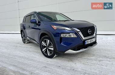 Внедорожник / Кроссовер Nissan Rogue 2023 в Киеве