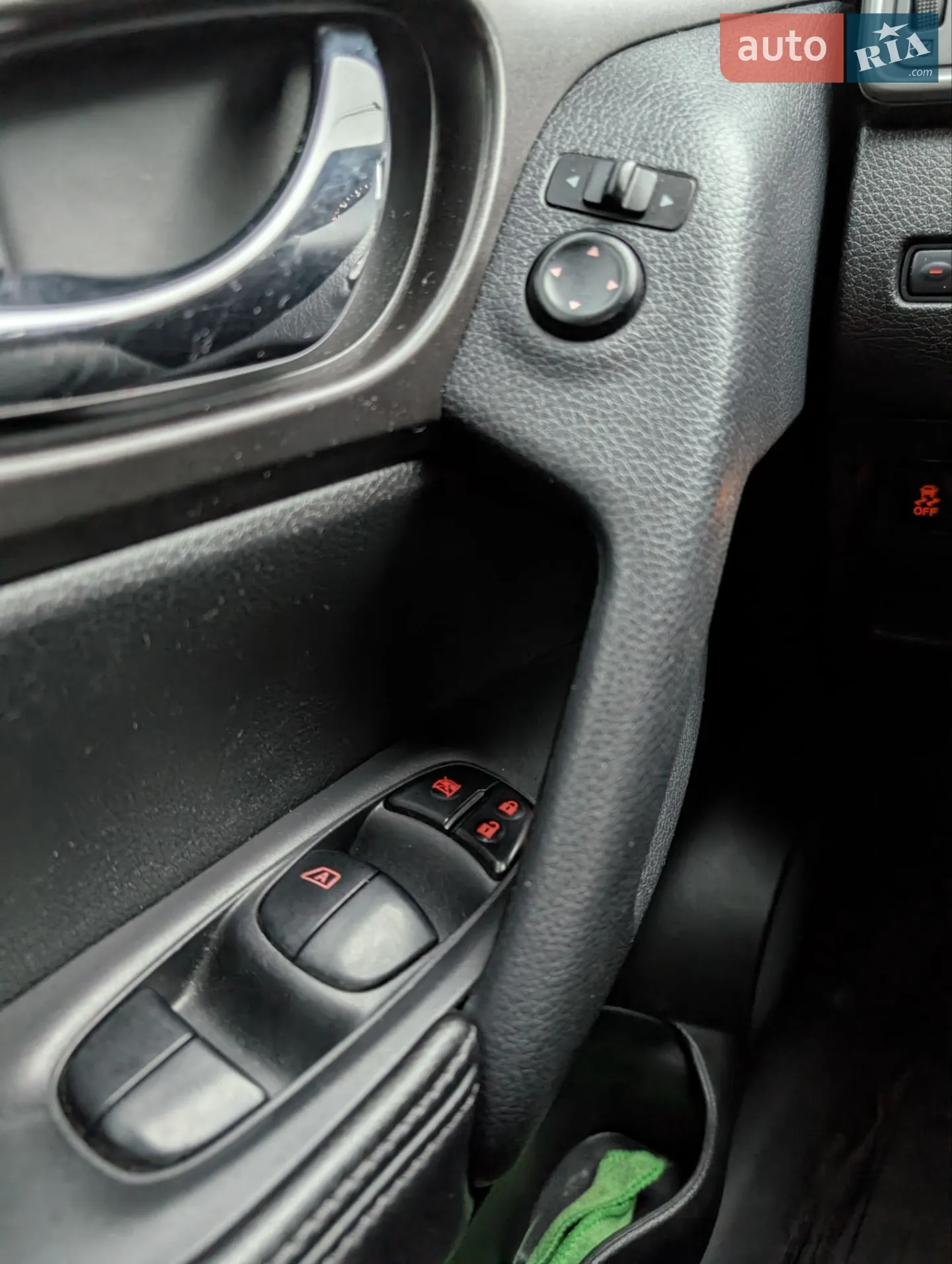 2014 Nissan Rogue - мініатюра 4