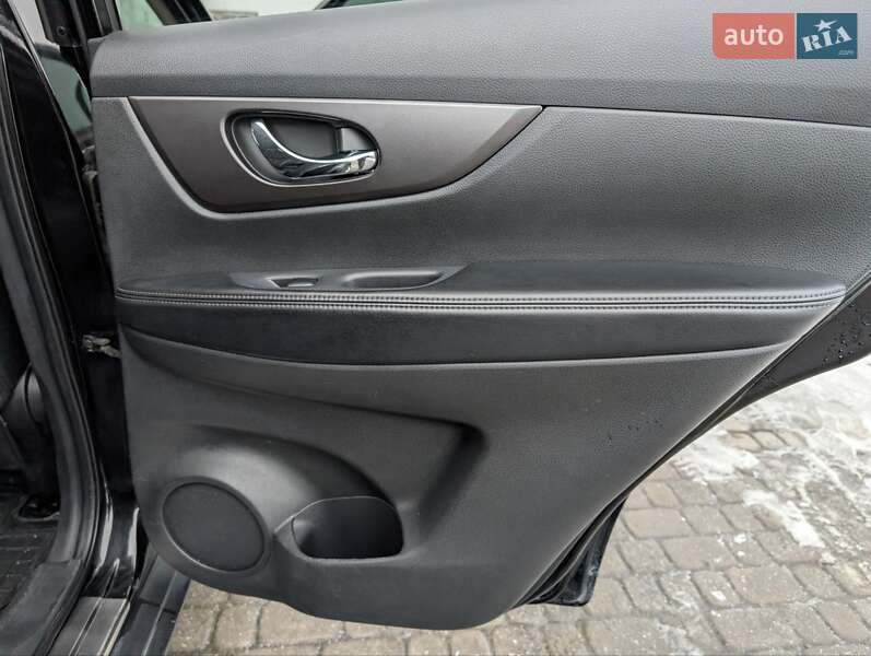 Внедорожник / Кроссовер Nissan Rogue 2014 в Львове