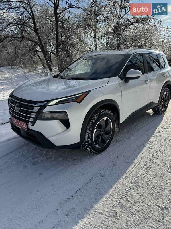 Внедорожник / Кроссовер Nissan Rogue 2024 в Кривом Роге