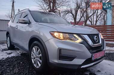 Позашляховик / Кросовер Nissan Rogue 2017 в Костопілі
