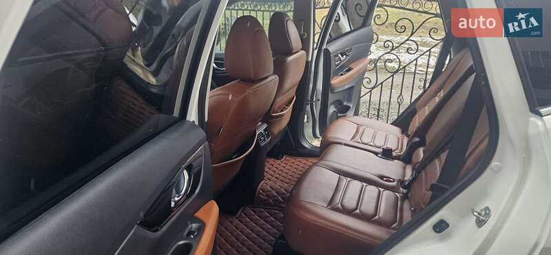 Позашляховик / Кросовер Nissan Rogue 2018 в Іршаві