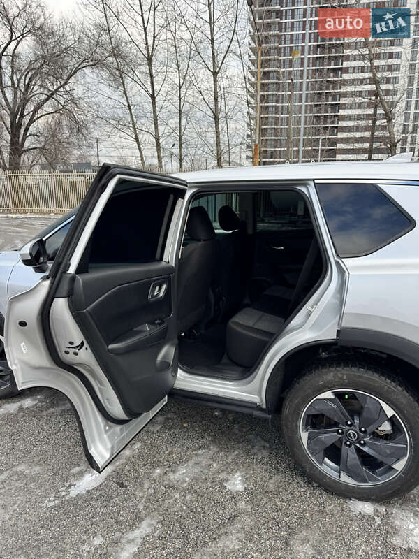 Внедорожник / Кроссовер Nissan Rogue 2024 в Днепре