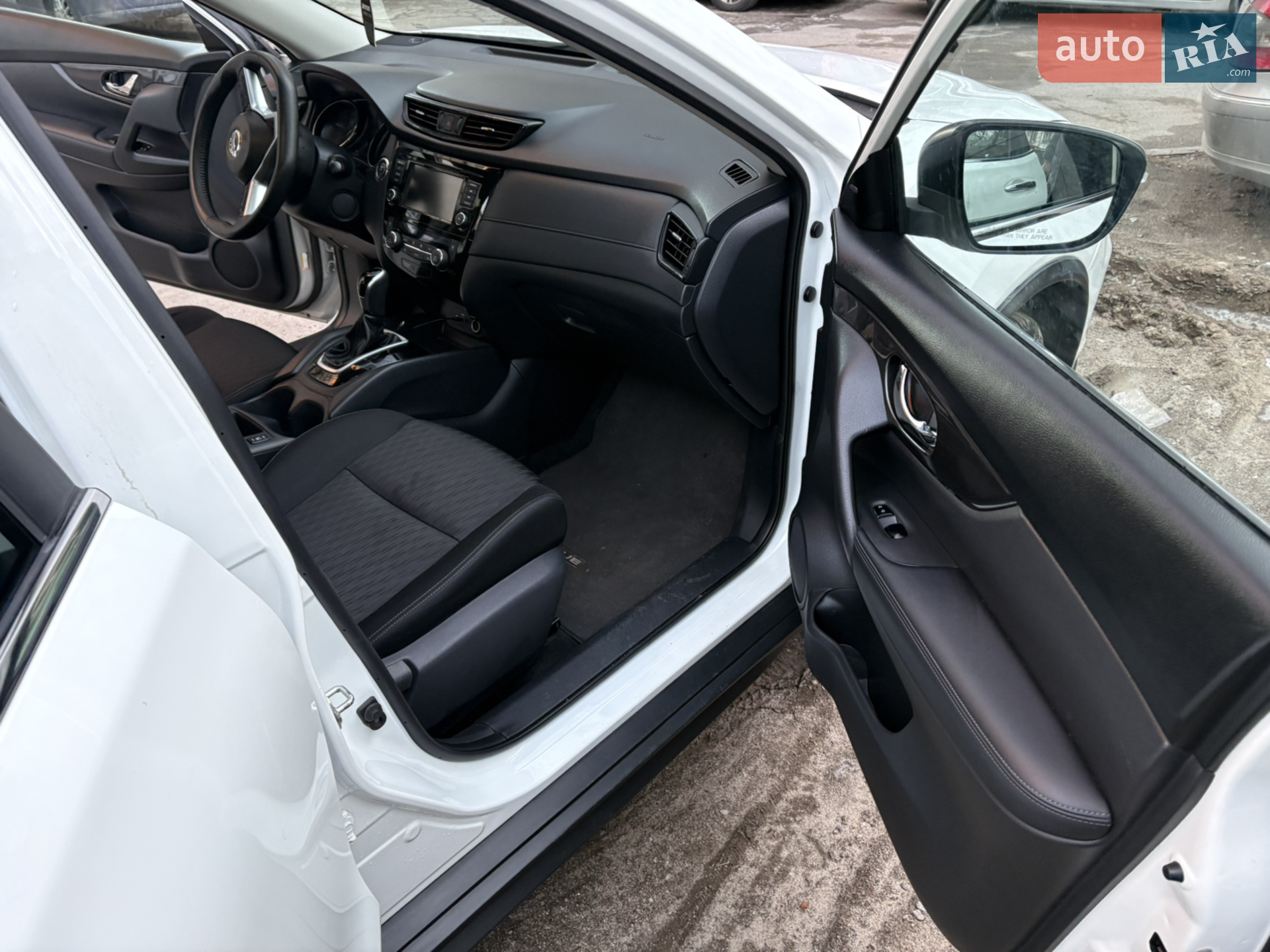2019 Nissan Rogue - мініатюра 17