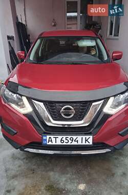 Внедорожник / Кроссовер Nissan Rogue 2017 в Ивано-Франковске