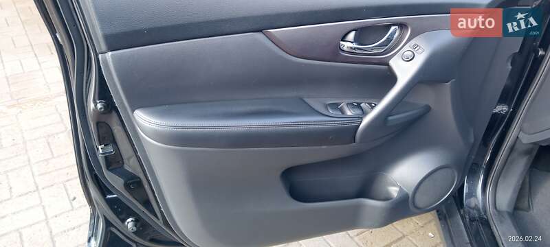 Внедорожник / Кроссовер Nissan Rogue 2016 в Буске