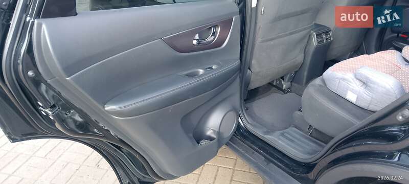 Внедорожник / Кроссовер Nissan Rogue 2016 в Буске