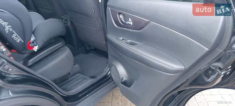 Внедорожник / Кроссовер Nissan Rogue 2016 в Буске