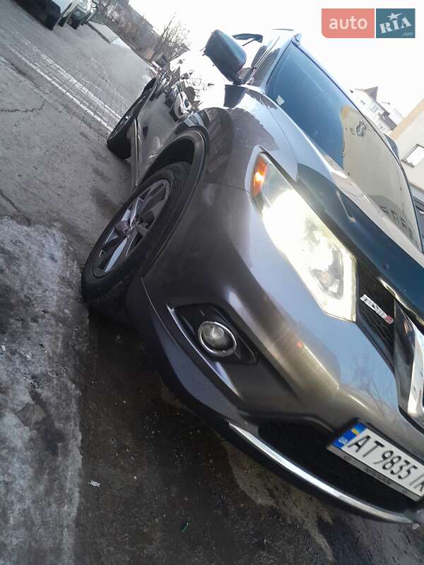 Внедорожник / Кроссовер Nissan Rogue 2016 в Ивано-Франковске