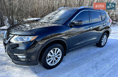 Внедорожник / Кроссовер Nissan Rogue 2017 в Полтаве