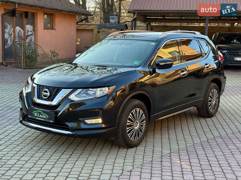 Внедорожник / Кроссовер Nissan Rogue 2018 в Мукачево