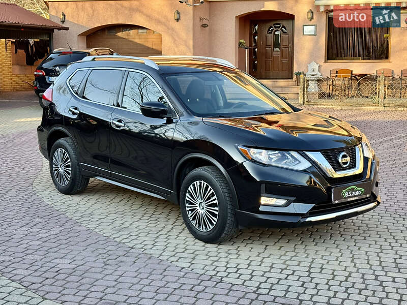 Внедорожник / Кроссовер Nissan Rogue 2018 в Мукачево