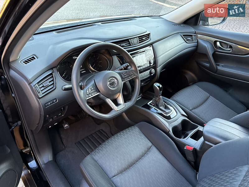 Внедорожник / Кроссовер Nissan Rogue 2018 в Мукачево