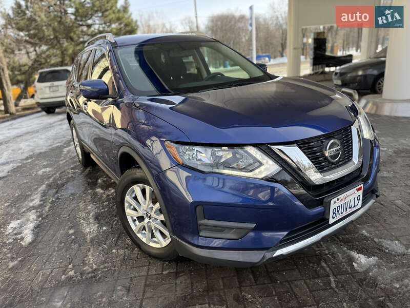 Внедорожник / Кроссовер Nissan Rogue 2017 в Днепре