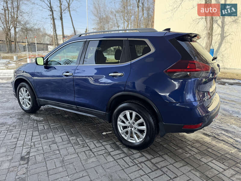Внедорожник / Кроссовер Nissan Rogue 2017 в Днепре
