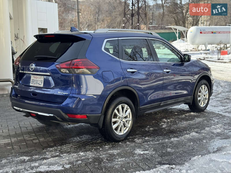 Внедорожник / Кроссовер Nissan Rogue 2017 в Днепре