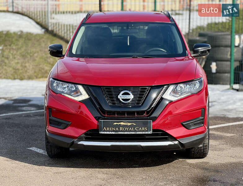 Внедорожник / Кроссовер Nissan Rogue 2017 в Киеве