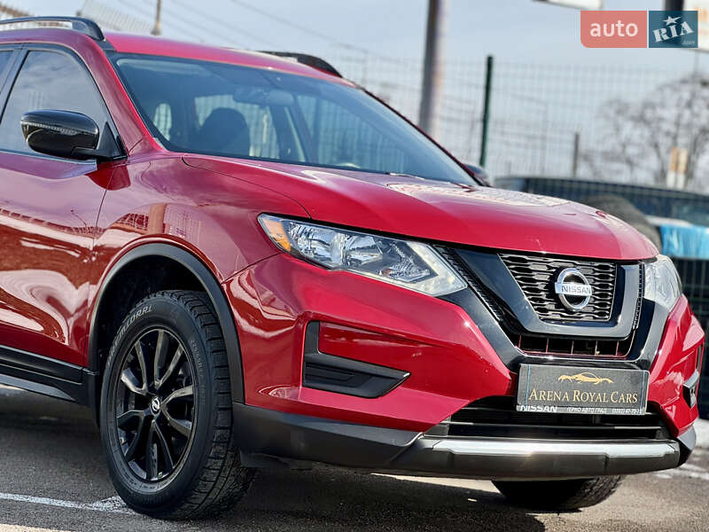 Внедорожник / Кроссовер Nissan Rogue 2017 в Киеве