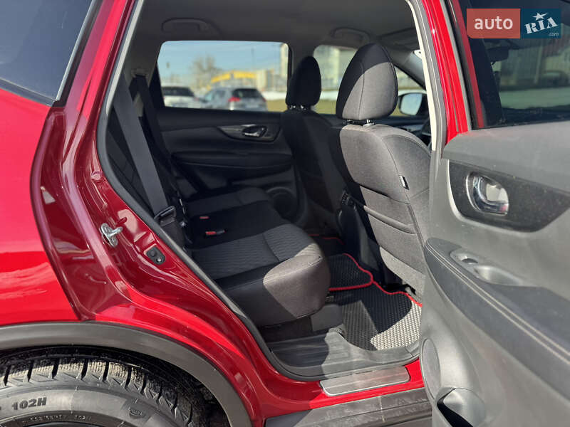 Внедорожник / Кроссовер Nissan Rogue 2017 в Киеве