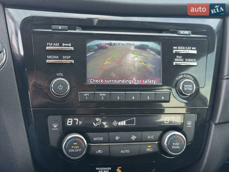 Внедорожник / Кроссовер Nissan Rogue 2017 в Киеве