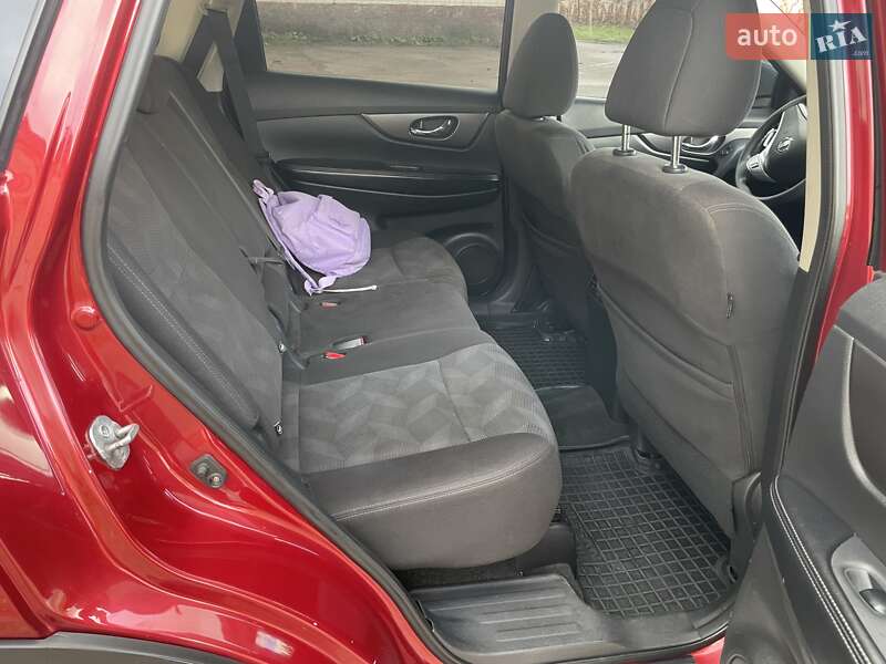 Внедорожник / Кроссовер Nissan Rogue 2014 в Чернигове